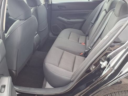 Used 2025 Nissan Altima 2.5 SV FWD image 23