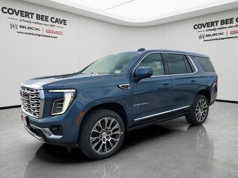 New 2026 GMC Yukon Denali w/ Sun & Power Step Package image 3