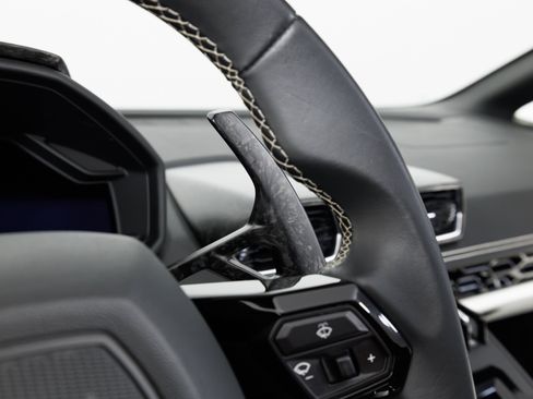 Used 2021 Lamborghini Huracan EVO RWD image 23