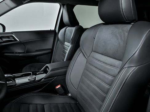 New 2025 Mitsubishi Outlander Trail image 14