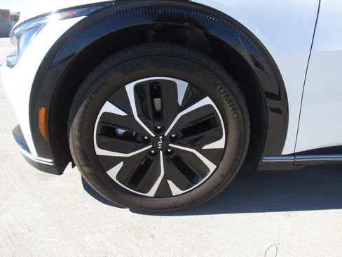 Used 2023 Kia EV6 Wind image 4