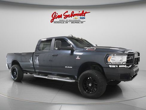 Used 2022 RAM 3500 Big Horn AWD/4WD image 2
