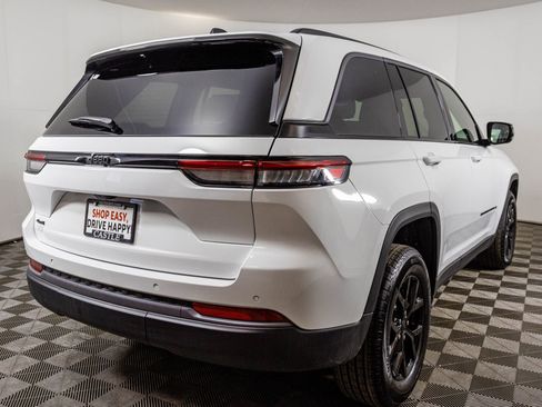 New 2026 Jeep Grand Cherokee Altitude image 15