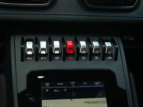 Used 2021 Lamborghini Huracan EVO RWD image 19
