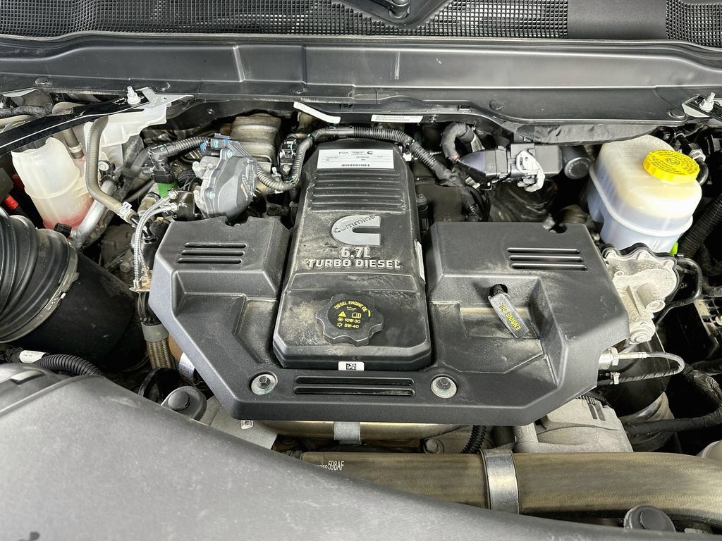 Used 2023 RAM 2500 Limited AWD/4WD image 32