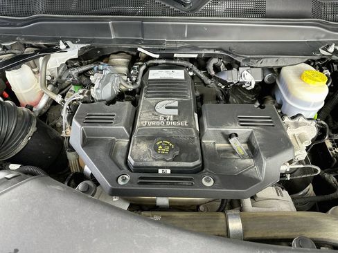 Used 2023 RAM 2500 Limited AWD/4WD image 32