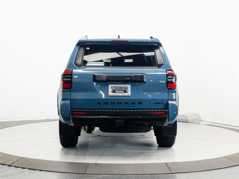 Certified 2025 Toyota 4Runner TRD Off-Road Premium AWD/4WD image 9