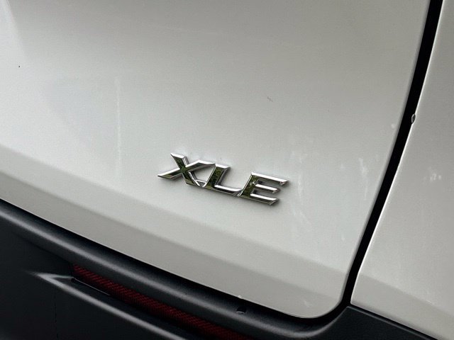 Used 2026 Toyota Sienna XLE AWD/4WD image 14