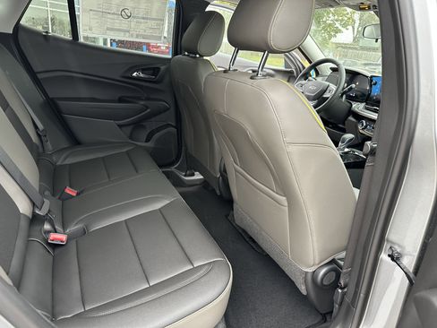 New 2025 Chevrolet Trax ACTIV w/ Driver Confidence Package image 17