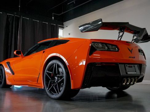 Used 2019 Chevrolet Corvette ZR1 RWD image 40