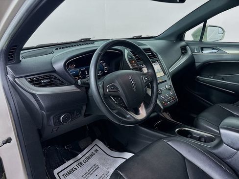 Used 2017 Lincoln MKC Premiere FWD image 9
