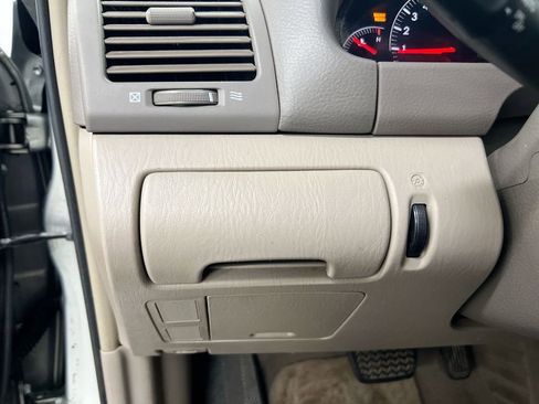 Used 2005 Toyota Camry LE FWD image 17