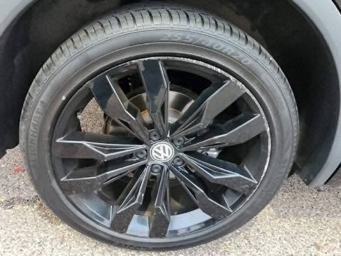 Used 2021 Volkswagen Tiguan SE R-Line w/ 2-Row Tiguan MDO Package AWD/4WD image 33