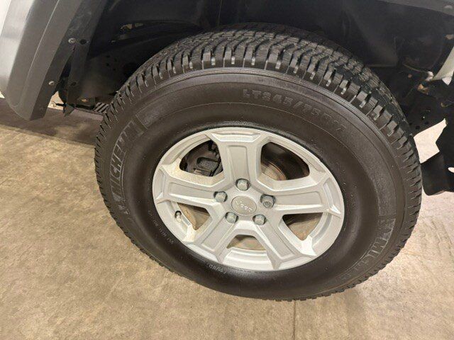 Used 2021 Jeep Wrangler Unlimited Sport AWD/4WD image 5