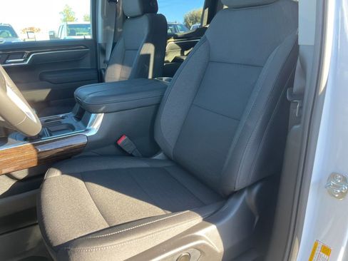 New 2026 GMC Sierra 1500 Elevation image 10