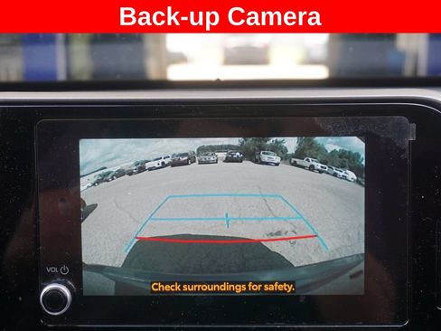 Used 2023 Toyota Highlander XLE AWD/4WD image 10