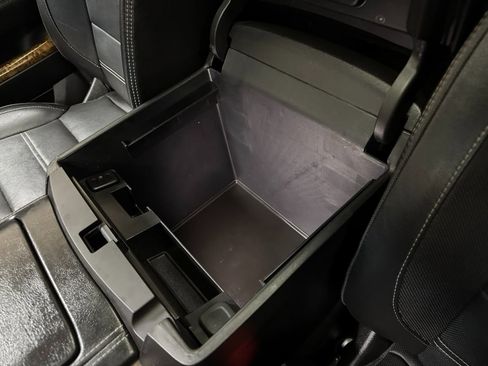 Used 2016 GMC Yukon Denali image 33