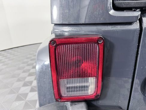 Used 2016 Jeep Wrangler Unlimited Sahara w/ Connectivity Group image 25