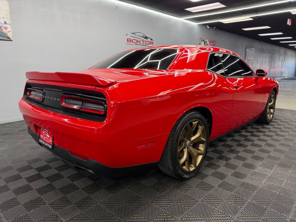 Used 2019 Dodge Challenger R/T RWD image 14