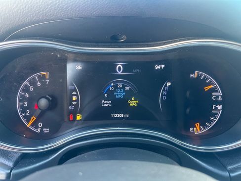 Used 2021 Jeep Grand Cherokee Laredo RWD image 18