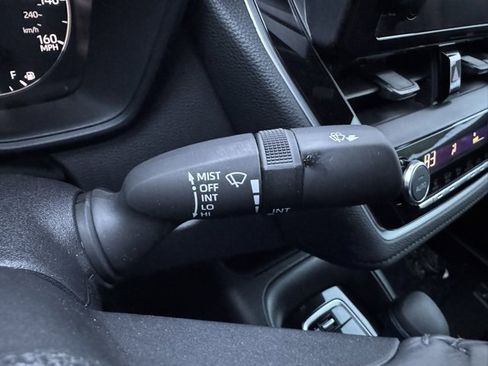 Certified 2025 Toyota Corolla SE image 25