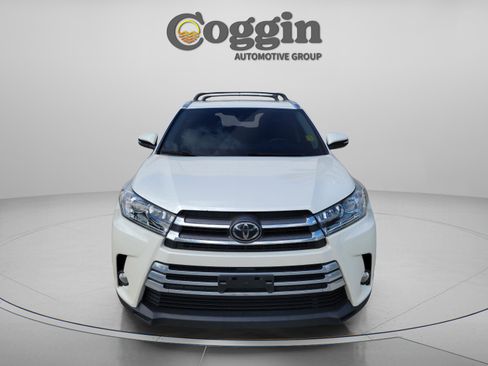 Used 2017 Toyota Highlander Limited w/ Protection Package #3 AWD/4WD image 5