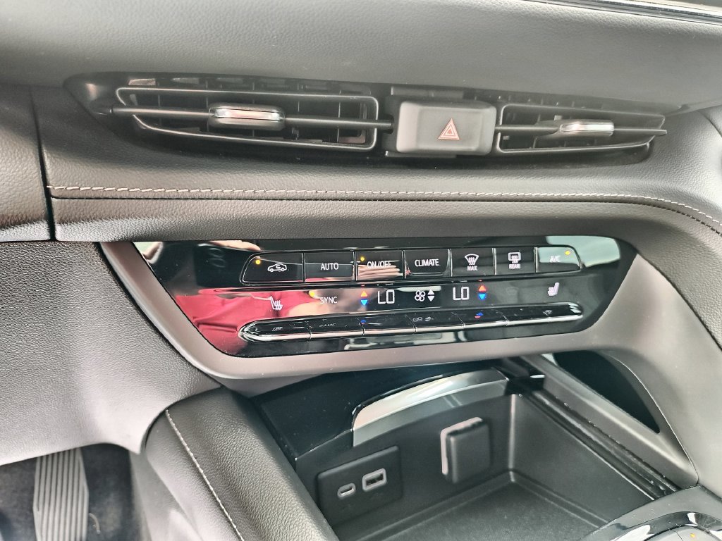 Used 2022 Buick Envision Preferred FWD image 19