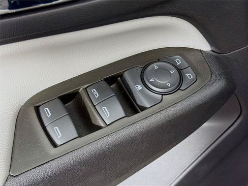 Used 2024 Chevrolet Equinox LS w/ LS Convenience Package FWD image 24
