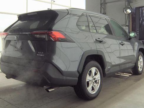 Used 2021 Toyota RAV4 XLE w/ Convenience Package image 2