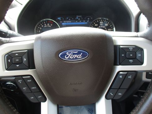 Used 2018 Ford F150 King Ranch w/ Equipment Group 601A Luxury AWD/4WD image 20