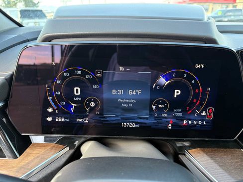 Used 2025 Chevrolet Suburban High Country AWD/4WD image 42
