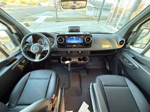 New 2025 Mercedes-Benz Sprinter 2500 image 26