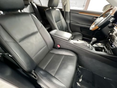 Used 2013 Lexus ES 300h w/ Luxury Pkg FWD image 31