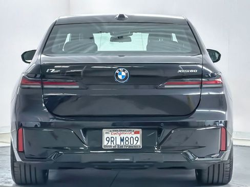Used 2025 BMW i7 xDrive60 AWD/4WD image 7
