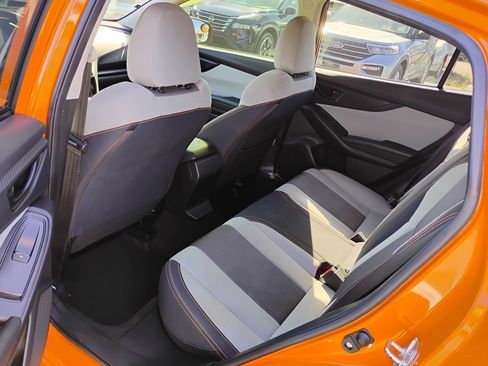Used 2018 Subaru Crosstrek 2.0i Premium w/ Eyesight System image 9