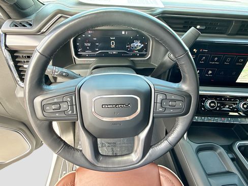 Used 2024 GMC Sierra 3500 Denali Ultimate image 38