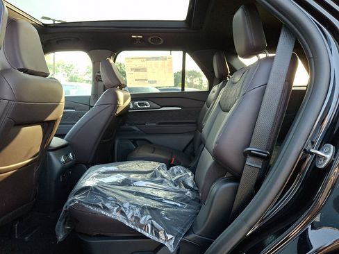 New 2026 Ford Explorer Platinum w/ LUX Leather Package AWD/4WD image 6