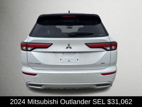 Used 2024 Mitsubishi Outlander SEL image 4