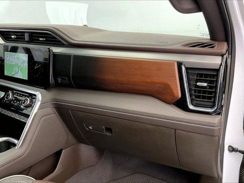 Used 2025 GMC Sierra 3500 Denali w/ Denali Reserve Package image 15