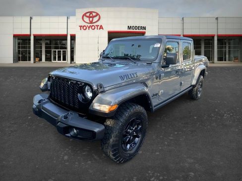 Used 2021 Jeep Gladiator Sport AWD/4WD image 1