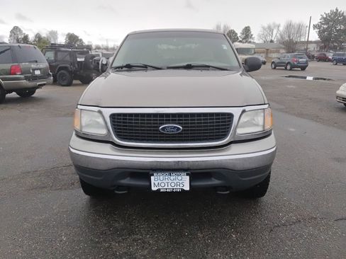 Used 2001 Ford Expedition XLT image 2
