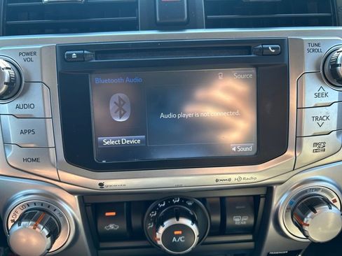 Used 2018 Toyota 4Runner SR5 AWD/4WD image 11