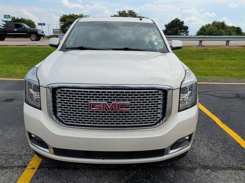 Used 2015 GMC Yukon Denali w/ Touring Package AWD/4WD image 2