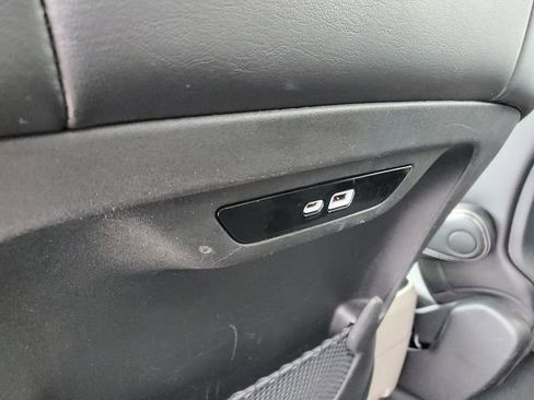 Certified 2024 Chrysler Pacifica Touring-L image 24