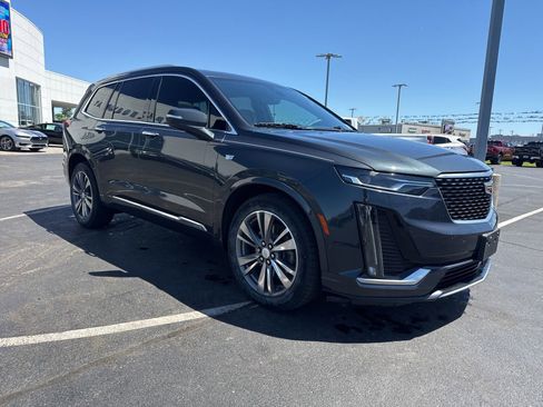 Used 2021 Cadillac XT6 Premium Luxury FWD image 4