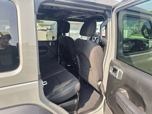 Used 2023 Jeep Wrangler Unlimited w/ Sun & Screen Package AWD/4WD image 34
