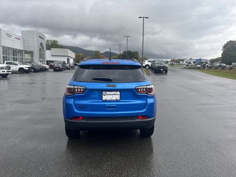 New 2026 Jeep Compass Latitude image 4