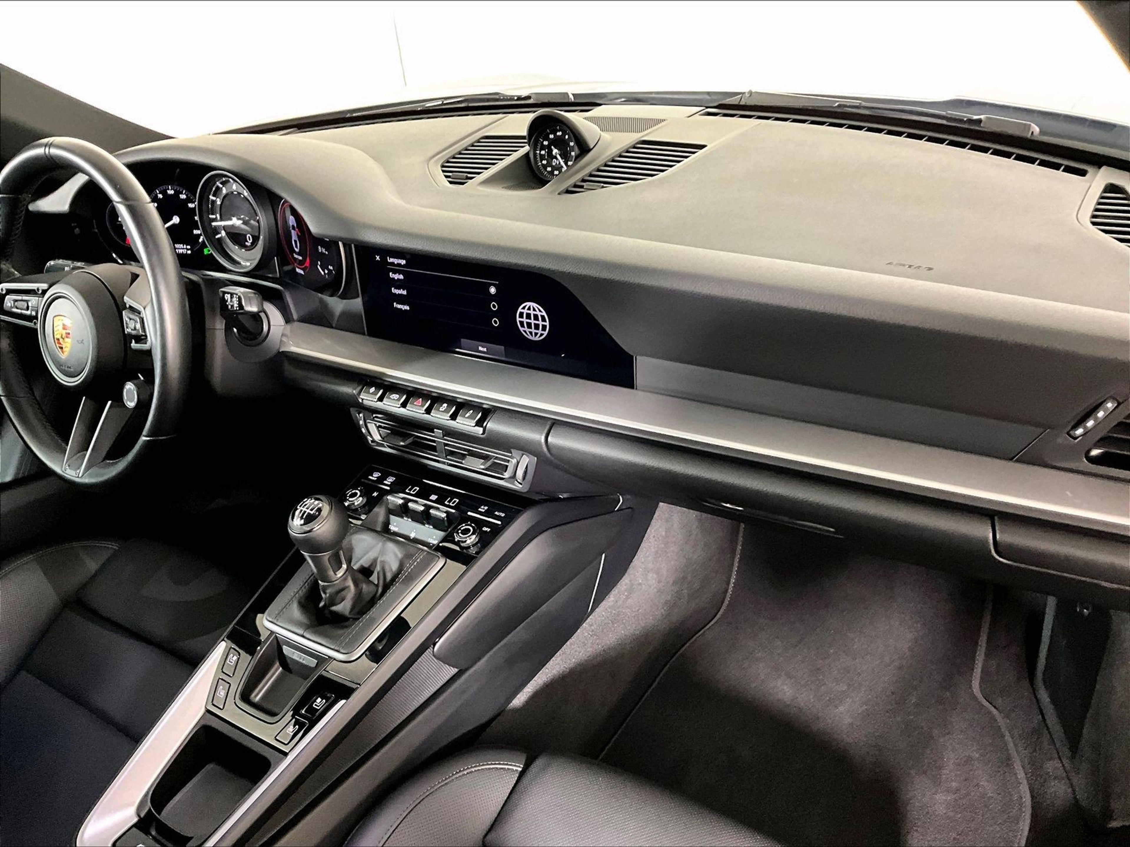 Certified 2024 Porsche 911 Carrera T RWD image 17