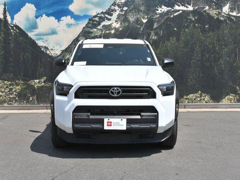 Certified 2025 Toyota 4Runner SR5 AWD/4WD image 5