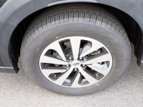 Used 2024 Subaru Outback AWD/4WD image 9